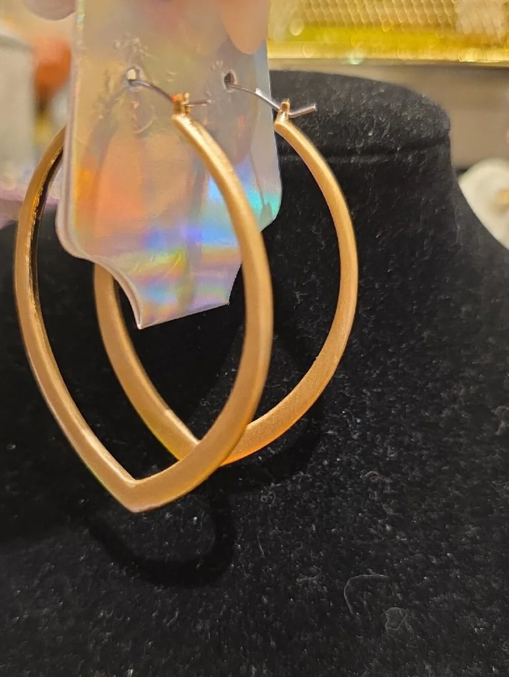 Source Unknown Gold Teardrop Hoop Earrings